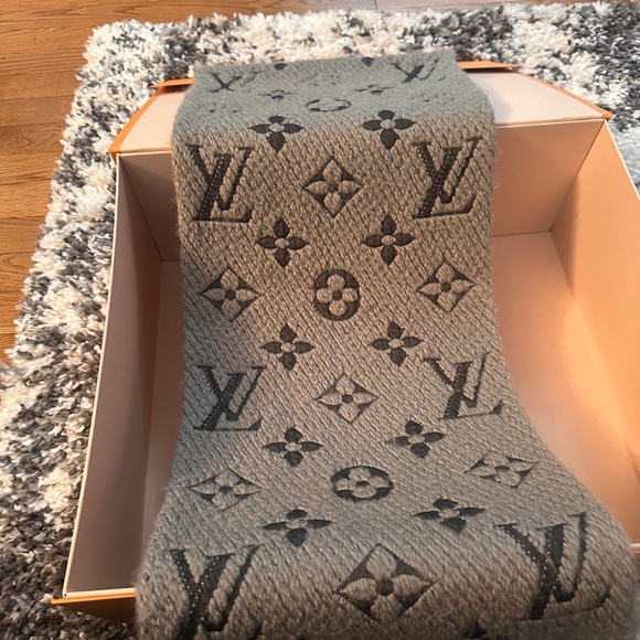 Louis Vuitton Accessories - ❌SOLD❌Louis Vuitton Charcoal Monogram Knit